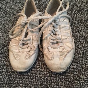 Infiniti Cheer shoes in good condition